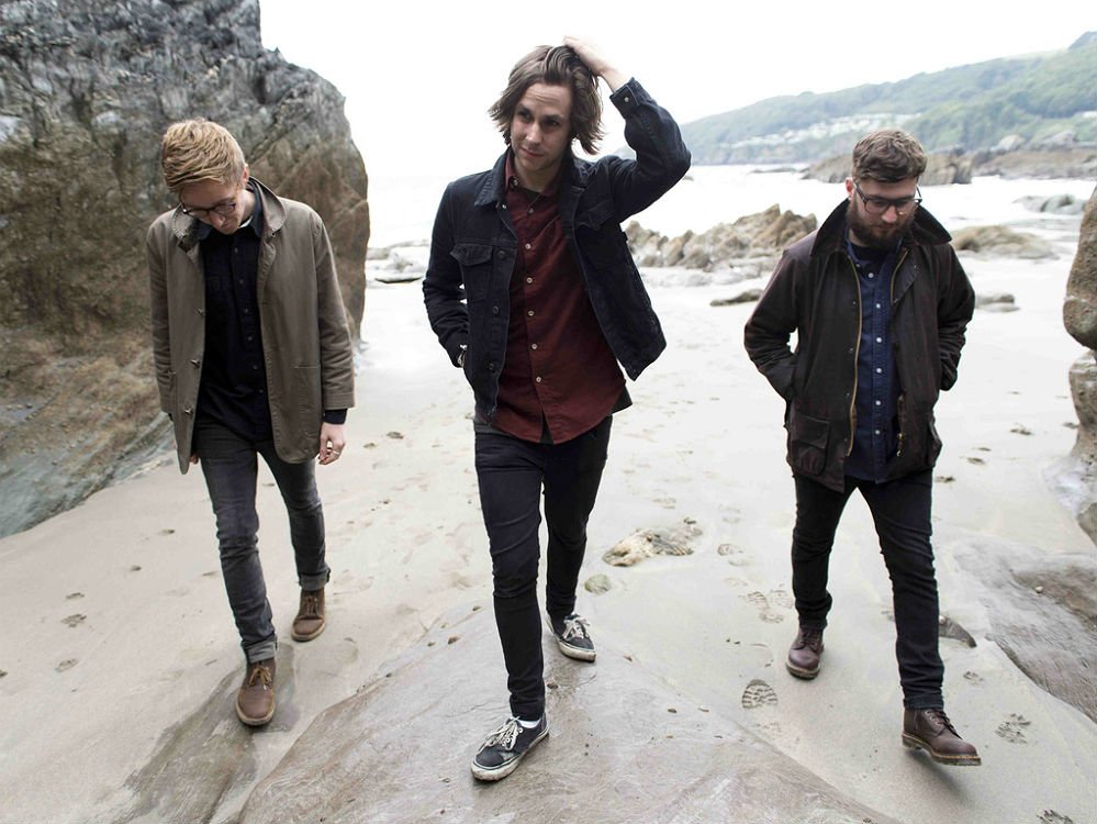 Gigwise's tweet photo. 18 new + rising rock bands set to own 2016 feat. @RIDDLES_UK 
@SHVPESofficial @wearedeaduk https://t.co/5pxZybsZhD https://t.co/C6jc8KONjz