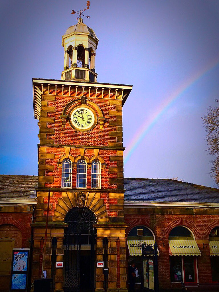 HuddleMedia's tweet photo. #Rainbow over The ClockTower this morning ๐๐๐ #HuddleHQ https://t.co/6ZfIZeGCWb