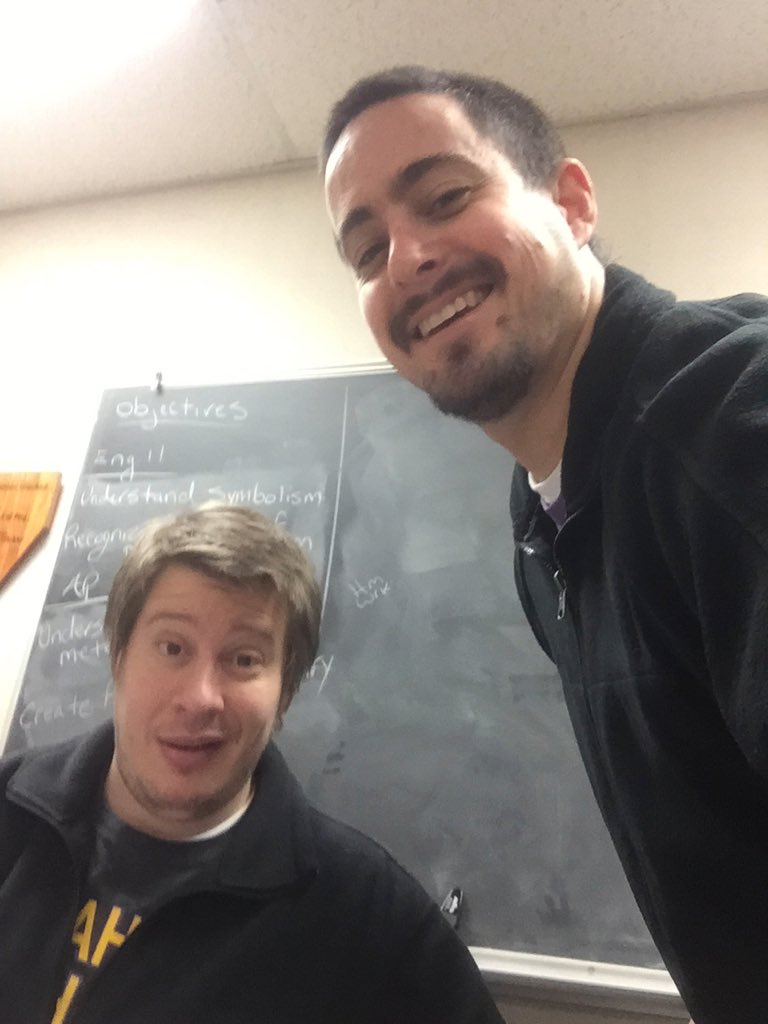 AHSOpper's tweet photo. Twins.....don't we look alike? #msdsafari https://t.co/O4v0uvFpou