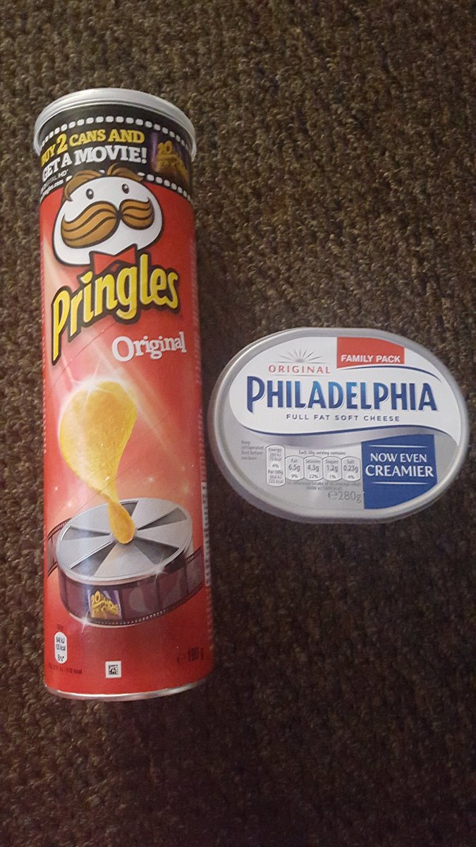 AimeeJRedford's tweet photo. My favourite crisps and dip! #philadelphia #pringles #crispsanddip https://t.co/30WGni4zPh