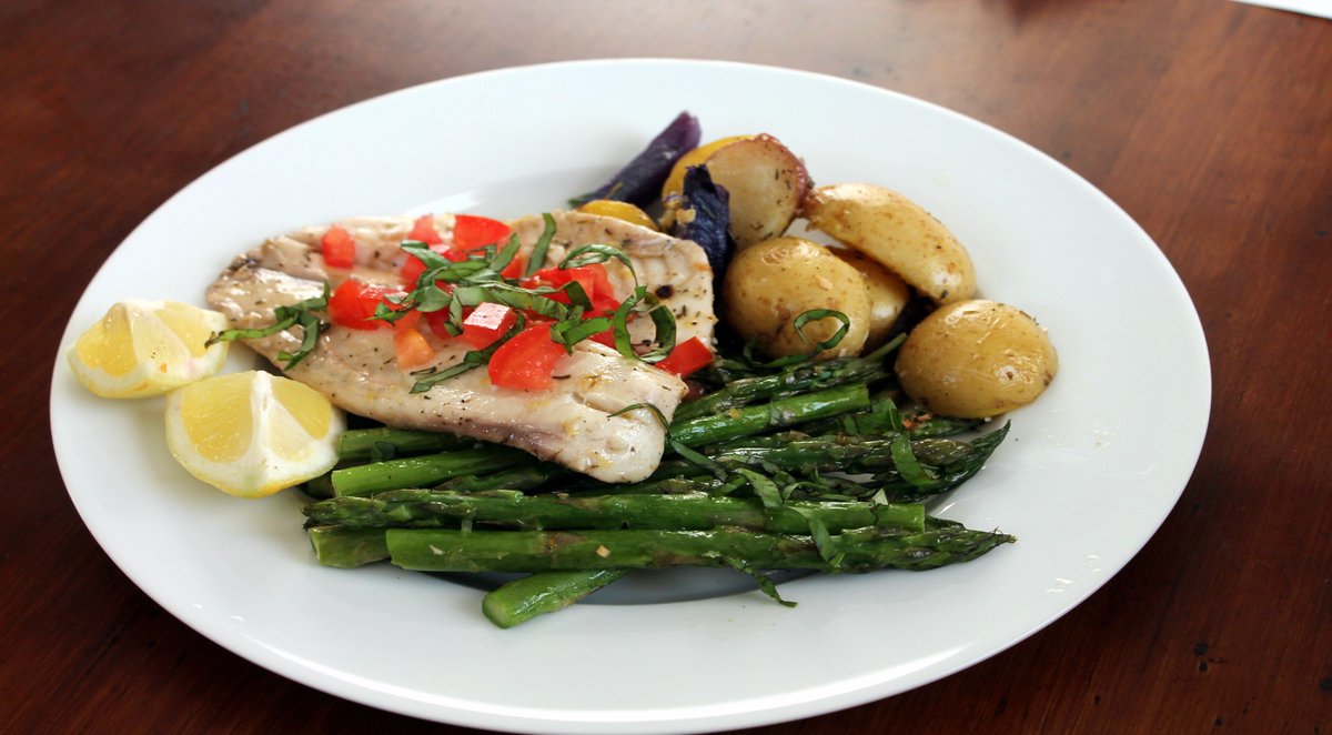 LoveyourFish's tweet photo. Keeping it simple... #Eatmorefish https://t.co/SqBt3J51YX