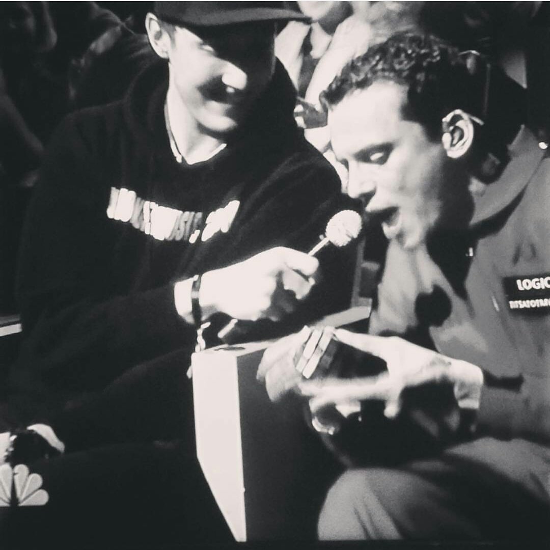RealGlitz301's tweet photo. When my teacher ask why I didn't get my homework done and I'm like #LogicOnFallon  @Logic301  @jimmyfallon https://t.co/U1JLlcDDU5