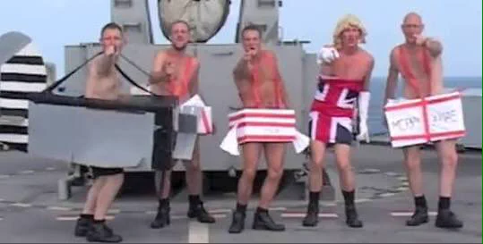 イェアアアア！！！イギリス海軍のクリスマスが陽気www