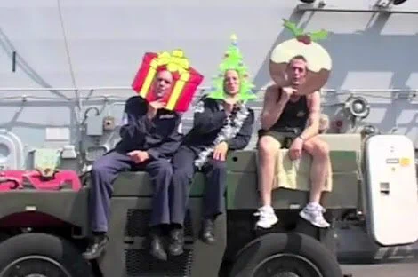 イェアアアア！！！イギリス海軍のクリスマスが陽気www