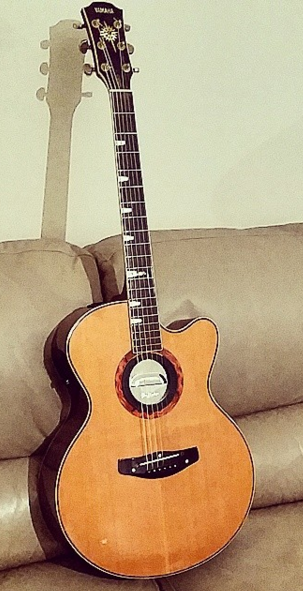 AVMateer's tweet photo. My Main Acoustic Guitar. 
Yamaha Compass 2000
@MikePortnoy im pretty sure i saw you in a photo with one of these??? https://t.co/GroDwgjpXI