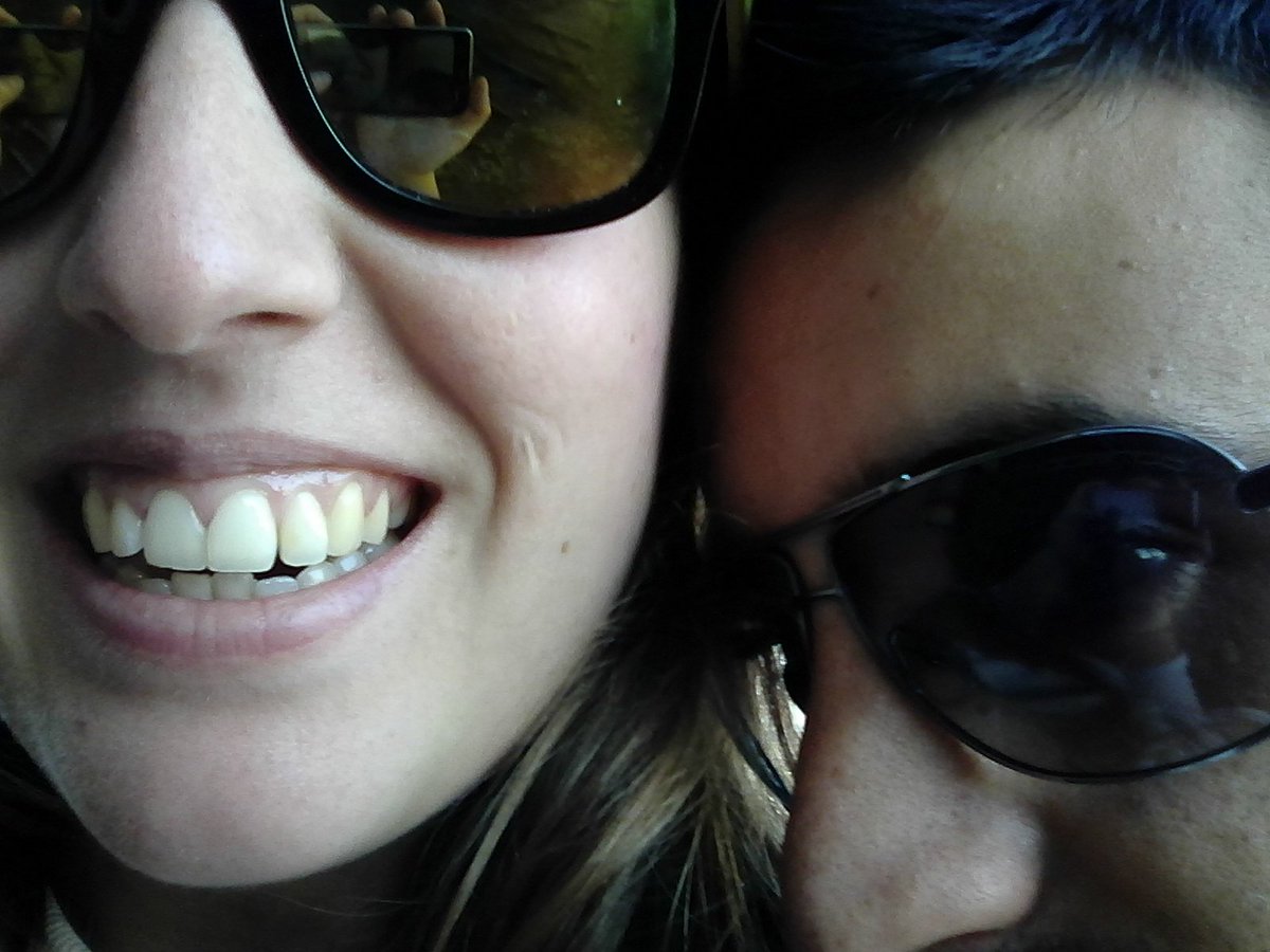 Una razón, una sonrisa que me recuerda que estoy vivo! <a href="/CeliaJado/">Celia Cj</a>