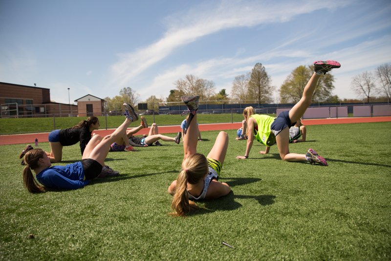 RunningTimesHS's tweet photo. Improve your running economy by building your core with these workouts: https://t.co/dh514tZbUR https://t.co/TH6CiGiYyA