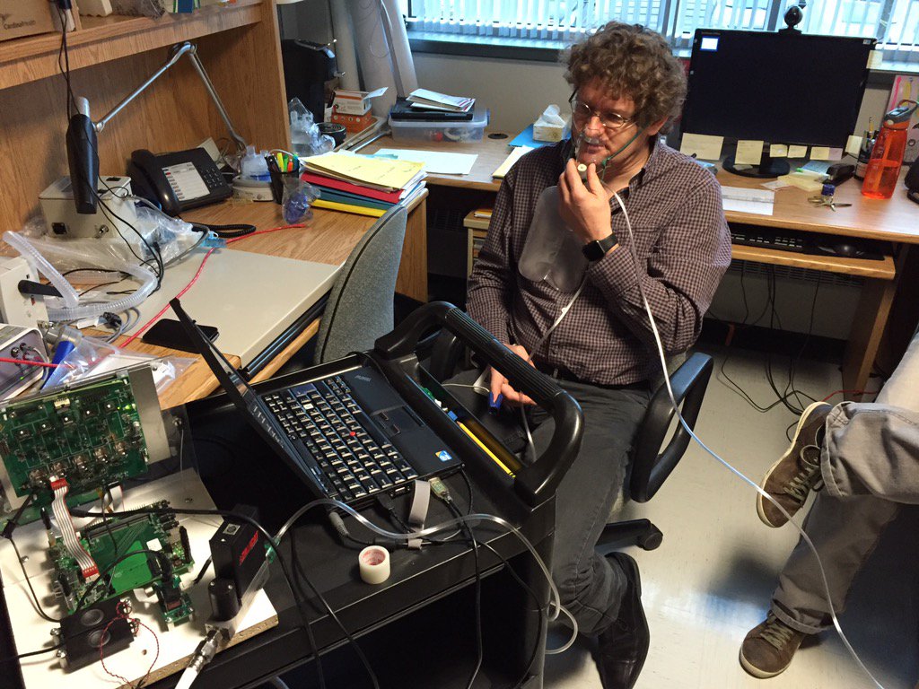 IDEFIREMIS's tweet image. L'équipe Brestoise en cours de test ergo de dispositifs biomed innovants a Quebec #eyetracking #SUS #NASAtlx