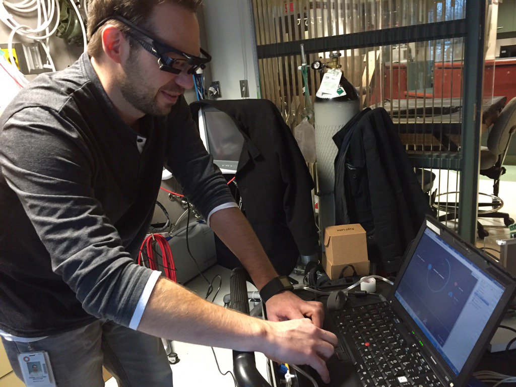 IDEFIREMIS's tweet image. L'équipe Brestoise en cours de test ergo de dispositifs biomed innovants a Quebec #eyetracking #SUS #NASAtlx