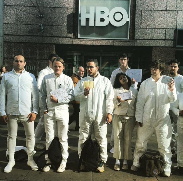 EnStars's tweet photo. #TheLeftovers' fans dressed as Guilty Remnant outside HBO's HQ to campaign for season 3.https://t.co/jqrKV9sDuz https://t.co/EFkPZ6vuhx