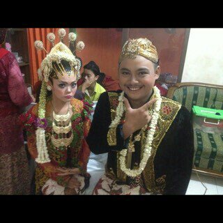 BUMBLE BEE tweet media