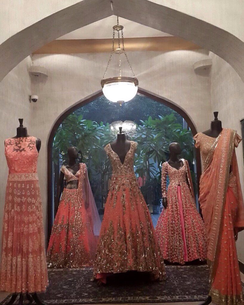 Rachana_12's tweet photo. Set in feminine hues, these @ManishMalhotra creations evoke sophisticated glamour and style!❤ https://t.co/AhXshxBShC