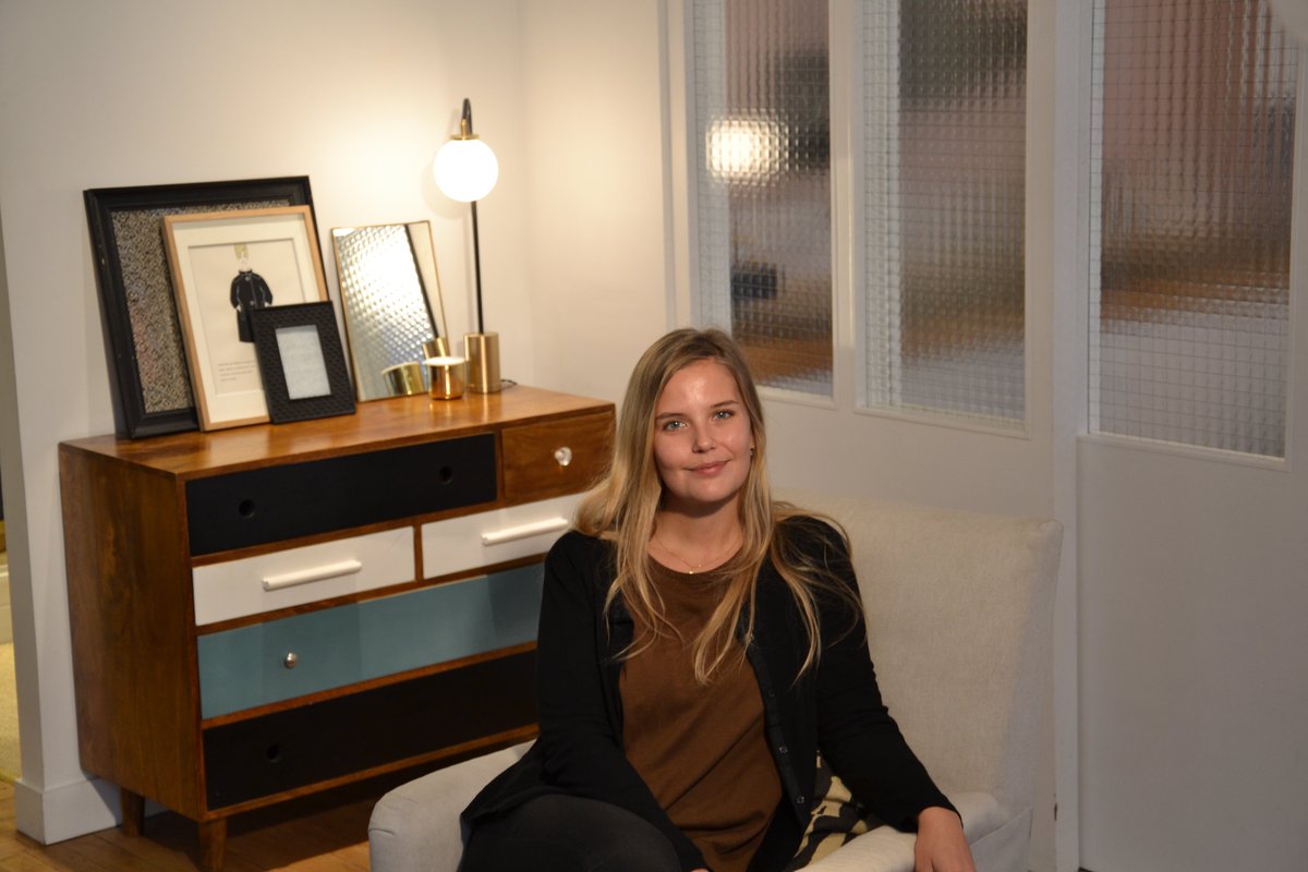 textmaster's tweet image. Lisa, one of our author, is ready to start recording! #CustomerTestimonial #TextMaster #Translation