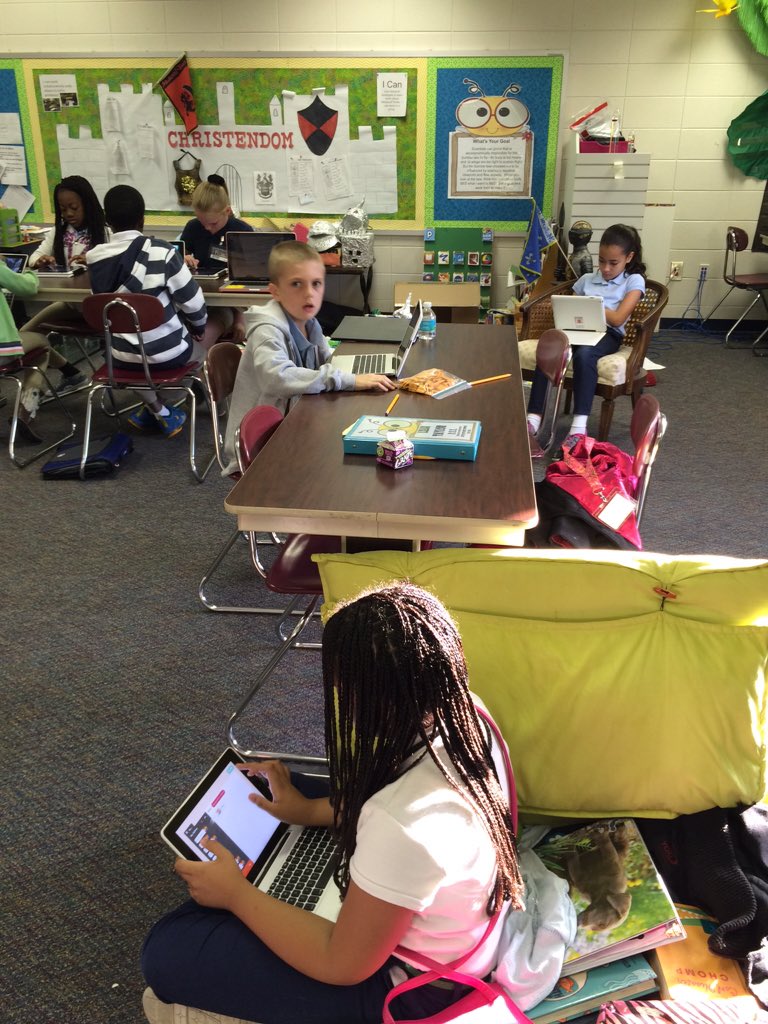 Aspinwall_TCE's tweet image. #HourOfCode in 5th grade GATE #lcssproud #TeamTCE