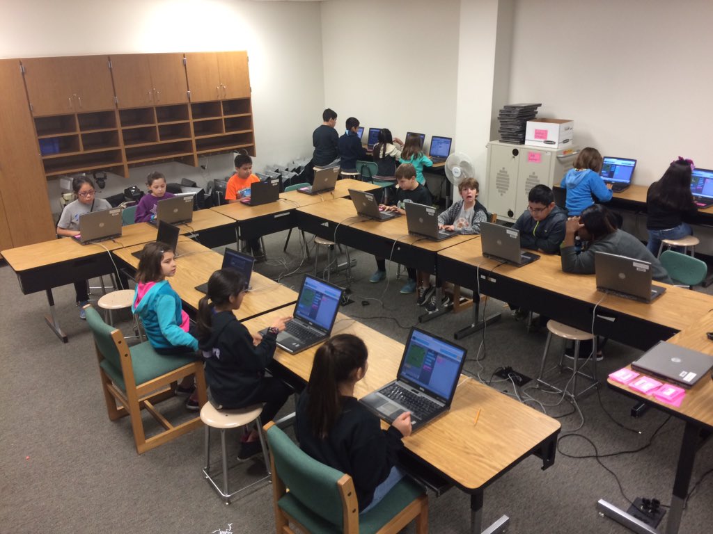 GinnyBoughter's tweet image. @hourofcode 4th grd coders! Loving #minecraft and #StarWars-just heard "I'm so focused!" #TCEHourofcode #HourOfCode