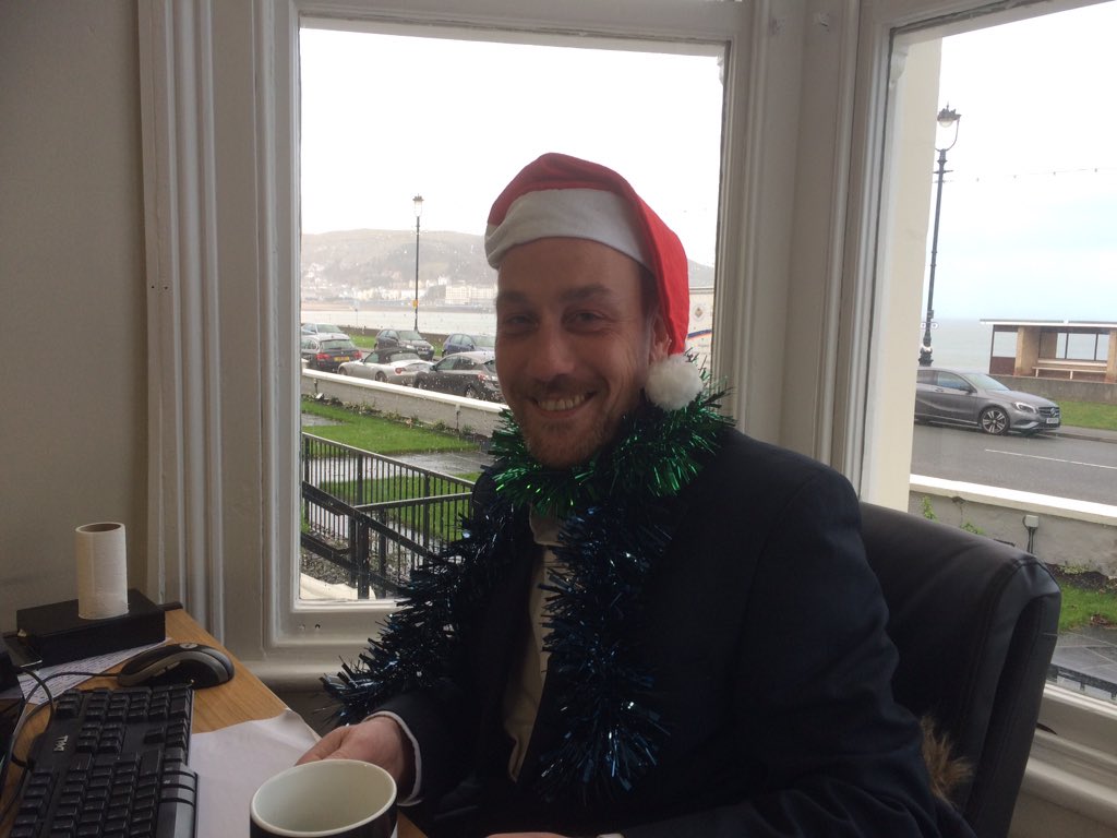 tansytweets's tweet image. @chrisevans35 hmm ho ho Mr Evans..#gettinginto #christmas #spirit!