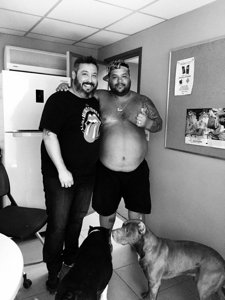 diegodelacurva's tweet photo. 300 kilos de Bajada ( contando a Pipi y Rocco ) 
@Elguccioficial #LaBajada https://t.co/9vgTZrcL5G