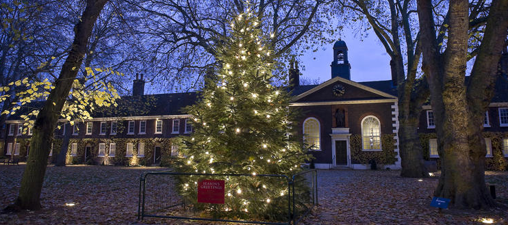 TimeOutLondon's tweet photo. There's an acapella Christmas concert at @GEFFRYE Museum on Thurs Dec 17:  https://t.co/beLRcFKzs0 https://t.co/uyOgy6M7PC