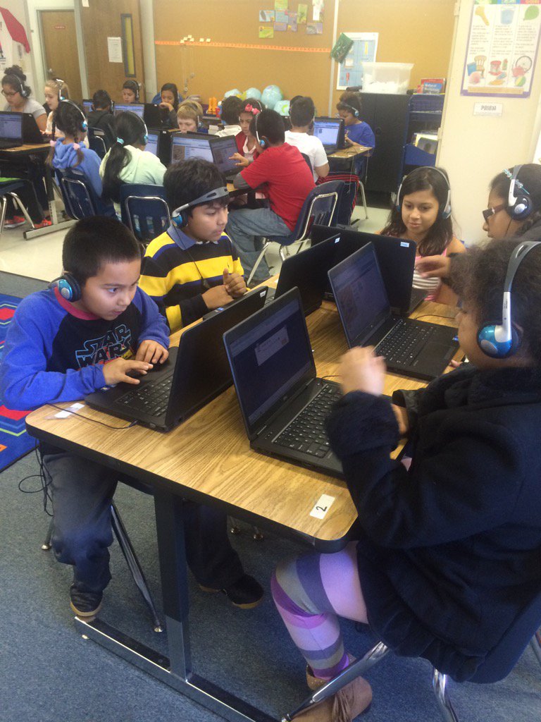 5th graders studying to be Computer Graphics Engineers!!
#HourOfCode
