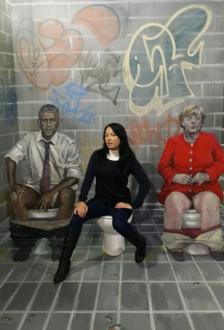 En el ba&ntilde;o con los m&aacute;s grandes Jajajaja #pipi&amp;caca #Merkel #Obama https://t.co/MfBobsV5ak<a href="/tag/pipi"class="tags">#pipi</a><a href="/tag/obama"class="tags"><span>#obama</span></a><a href="/tag/merkel"class="tags"><span>#merkel</span></a>