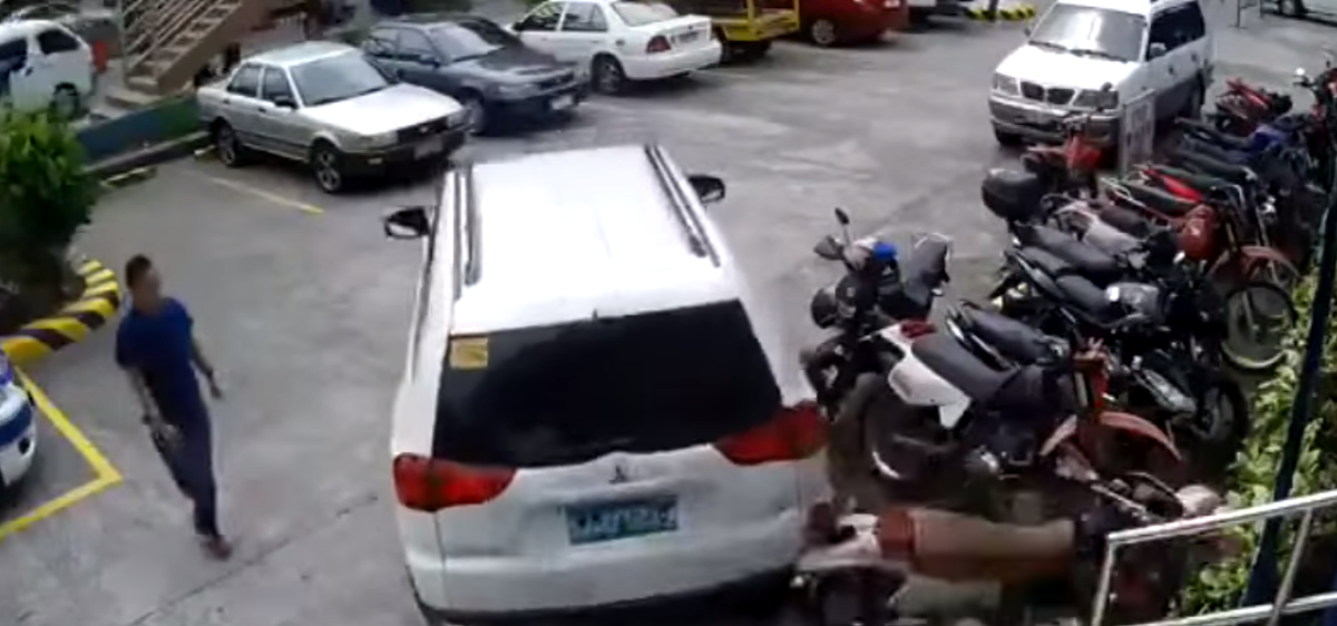 partsengineCA's tweet photo. Do you let your friends park for you? 
#oops #friends #baddrivers #parking #fail 
https://t.co/EMUUkPU1sW https://t.co/hJe0VWZNnQ
