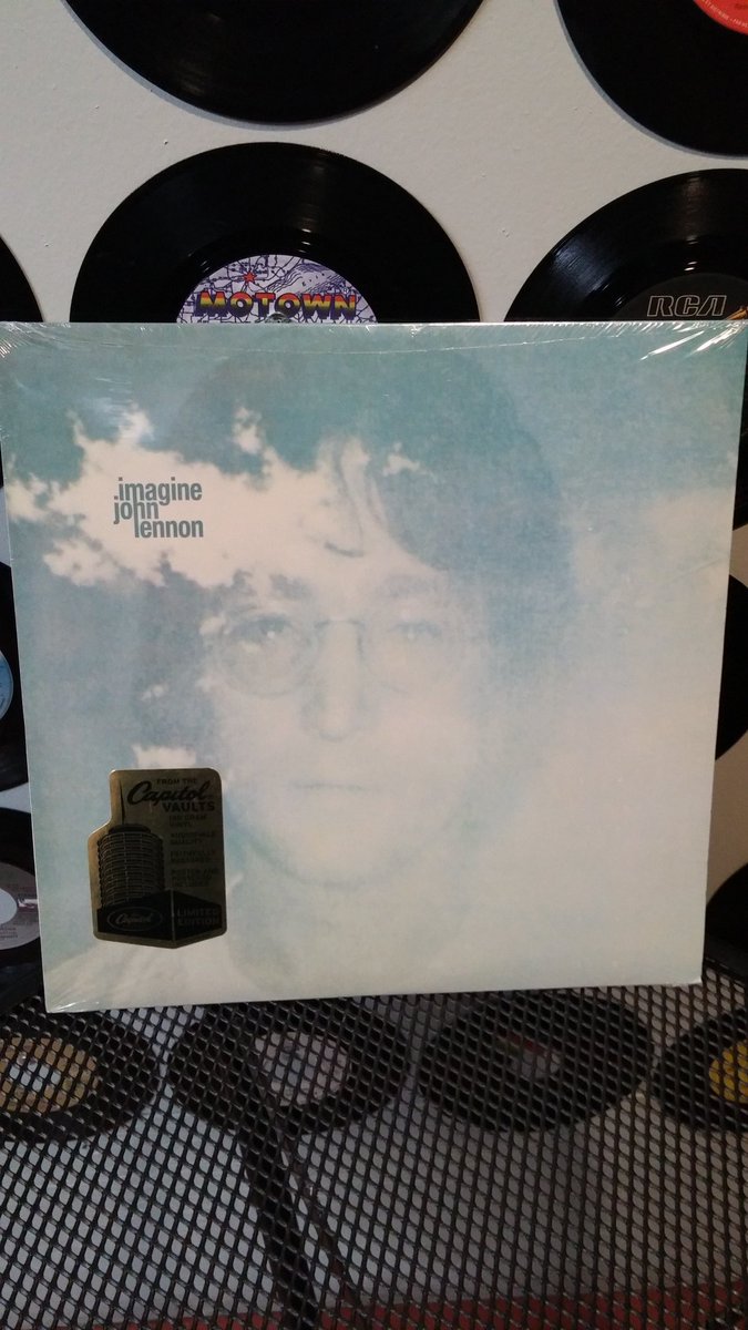 ArchtopCafe's tweet photo. Remembering #JohnLennon today. #vinylmississauga #recordstore #portcredit #usedvinyl @insauga https://t.co/yMi0oJJhVa