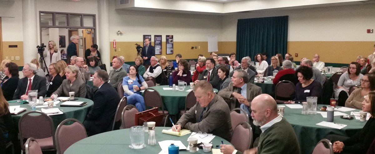 scdubay's tweet photo. Impressive crowd gathered to discuss substance abuse disorder in our region #healthyregion https://t.co/kLIsYHzhHk
