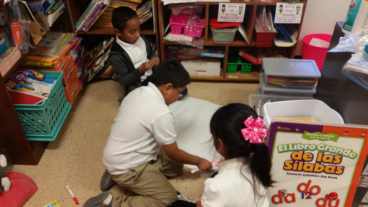 PrestonHollowES's tweet photo. 1A brainstorm, discuss, and agree on character traits before collaborating on writing a story. #IBbound #PYP https://t.co/v8uducWdWn