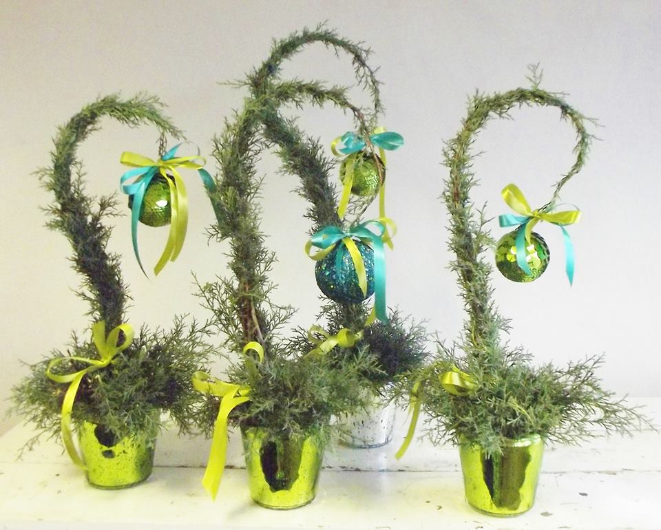 MonarchFlorists's tweet photo. Grinch Trees. # Grinch trees mississauga # Christmas flower arrangements https://t.co/cHUGigGFwr