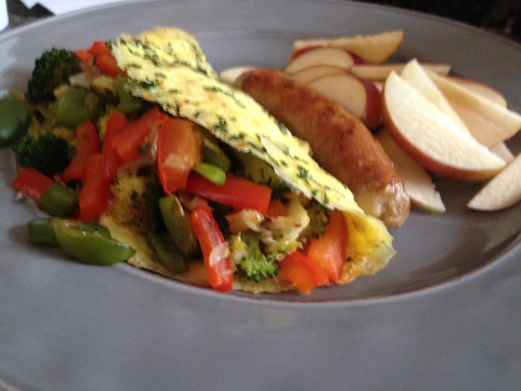 rachelarter's tweet photo. Breakfast with @TheDeckBoxJPC he has bacon, I had eggs https://t.co/94DMO4ZgdV