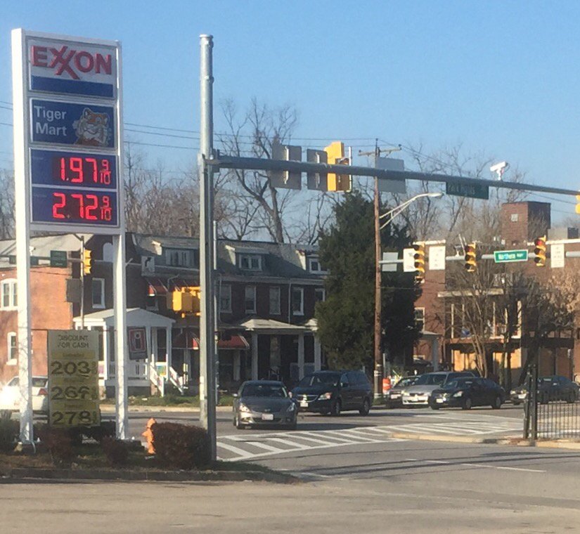 CurtAnderson43's tweet photo. Northern Parkway at Pimlico !  Just thought y'all should know. https://t.co/QiZOttJgQw
