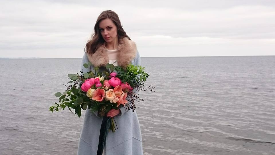 MonarchFlorists's tweet photo. Garden style bouquet. #torontoflowerschool #floraldesigncoursestoronto https://t.co/EO1fwwEmAl