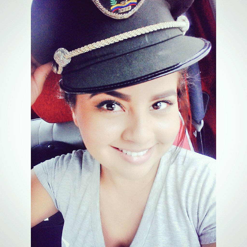 TatiTatifar's tweet photo. 👮😘 https://t.co/XLGJAeLVSd