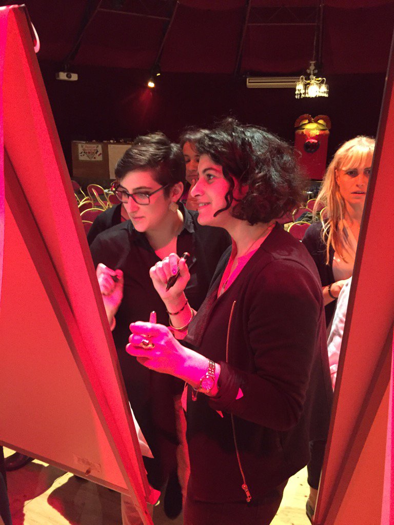 ExecoFrance's tweet photo. C'est l'heure des votes au #worldcafé @sarahcheriha &amp; @A_Talent_Egal font leur choix #uncommonday https://t.co/GPYO2xFMLC