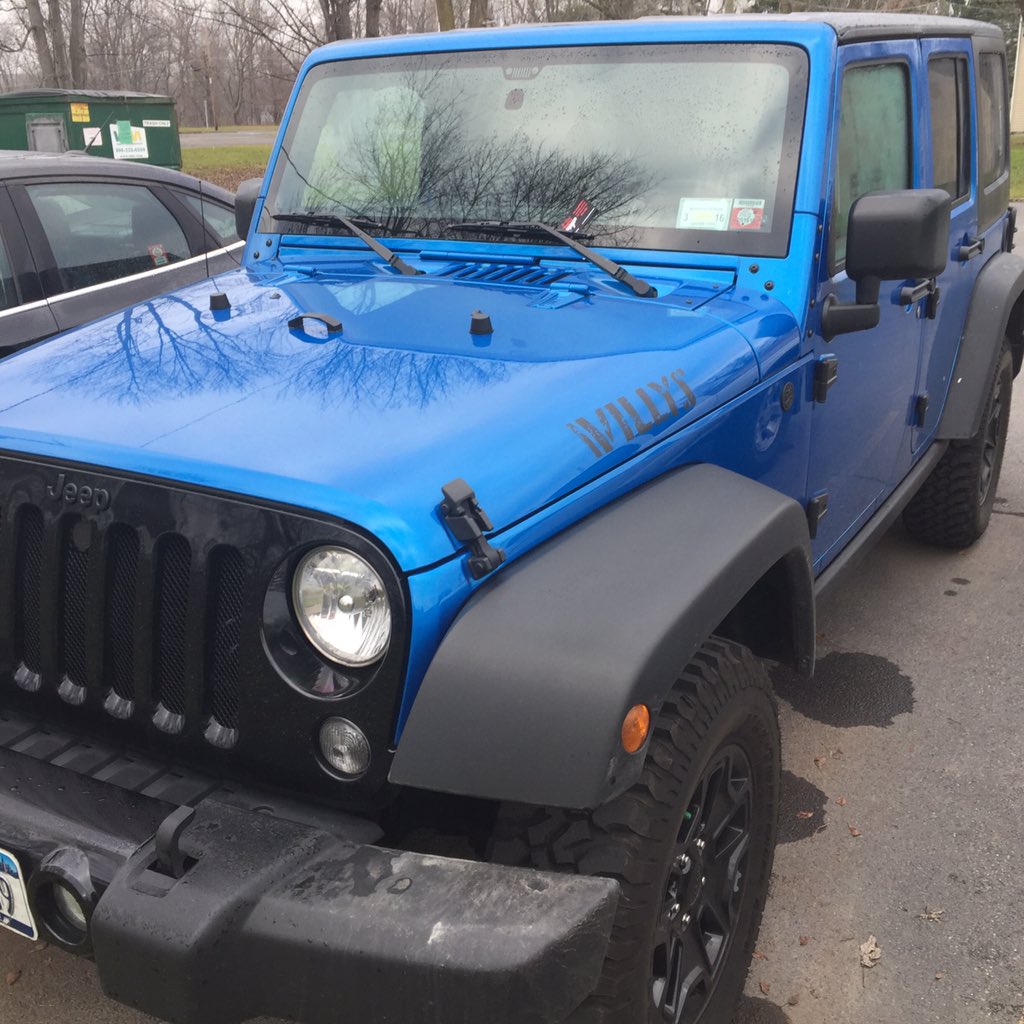 #cardedbythejeepmafia this nice blue rig while in NY... 👍🏻