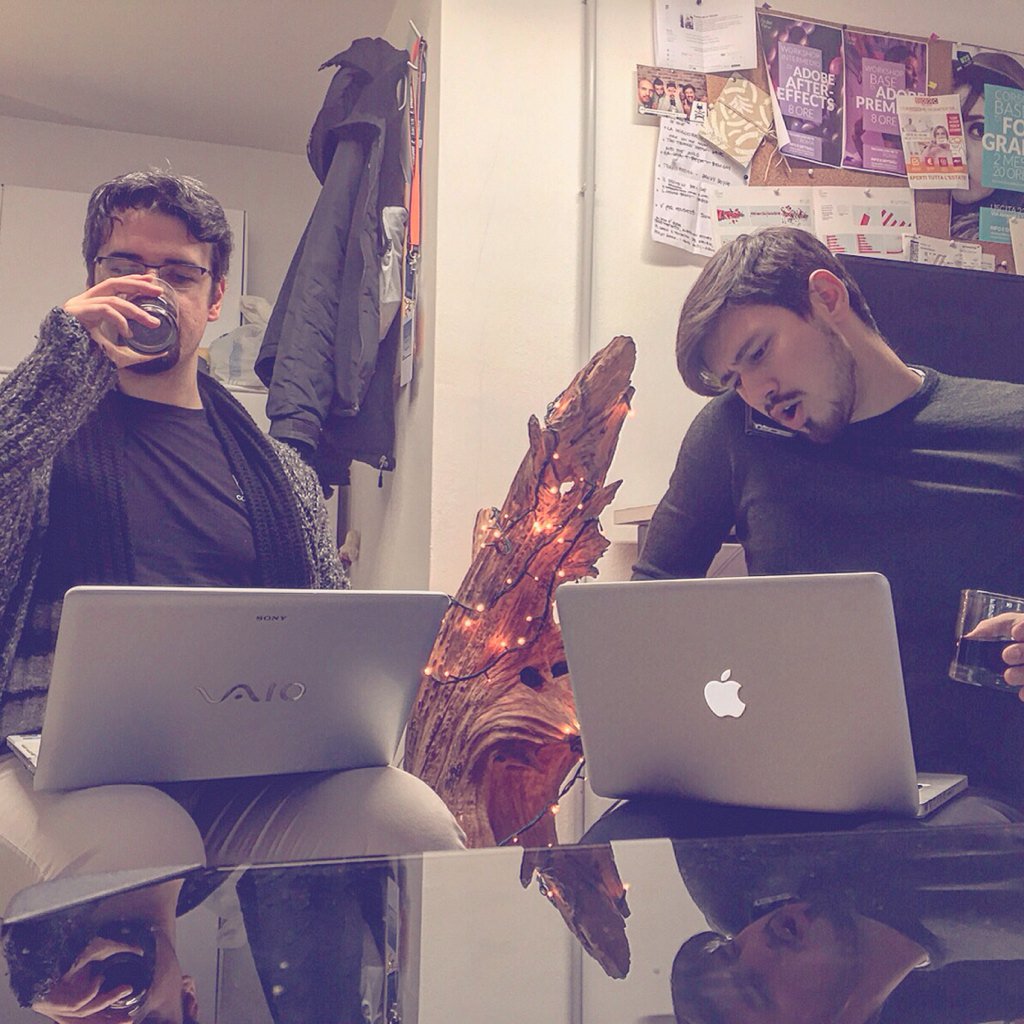 Wider_View's tweet photo. #WIDERwork Ognun festeggia come può! Far partire campagne social l'#8dicembre... https://t.co/ZQI2Lgjhia