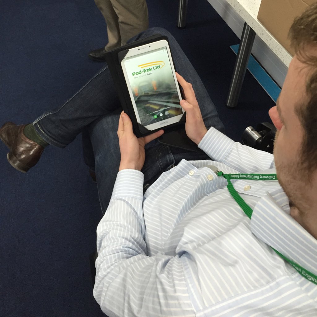 PodTrak's tweet photo. @damomullen testing out our new #SiteLocate #Timesheet app being developed by @EvokeStudio 📲 https://t.co/eR4KZet8Y6