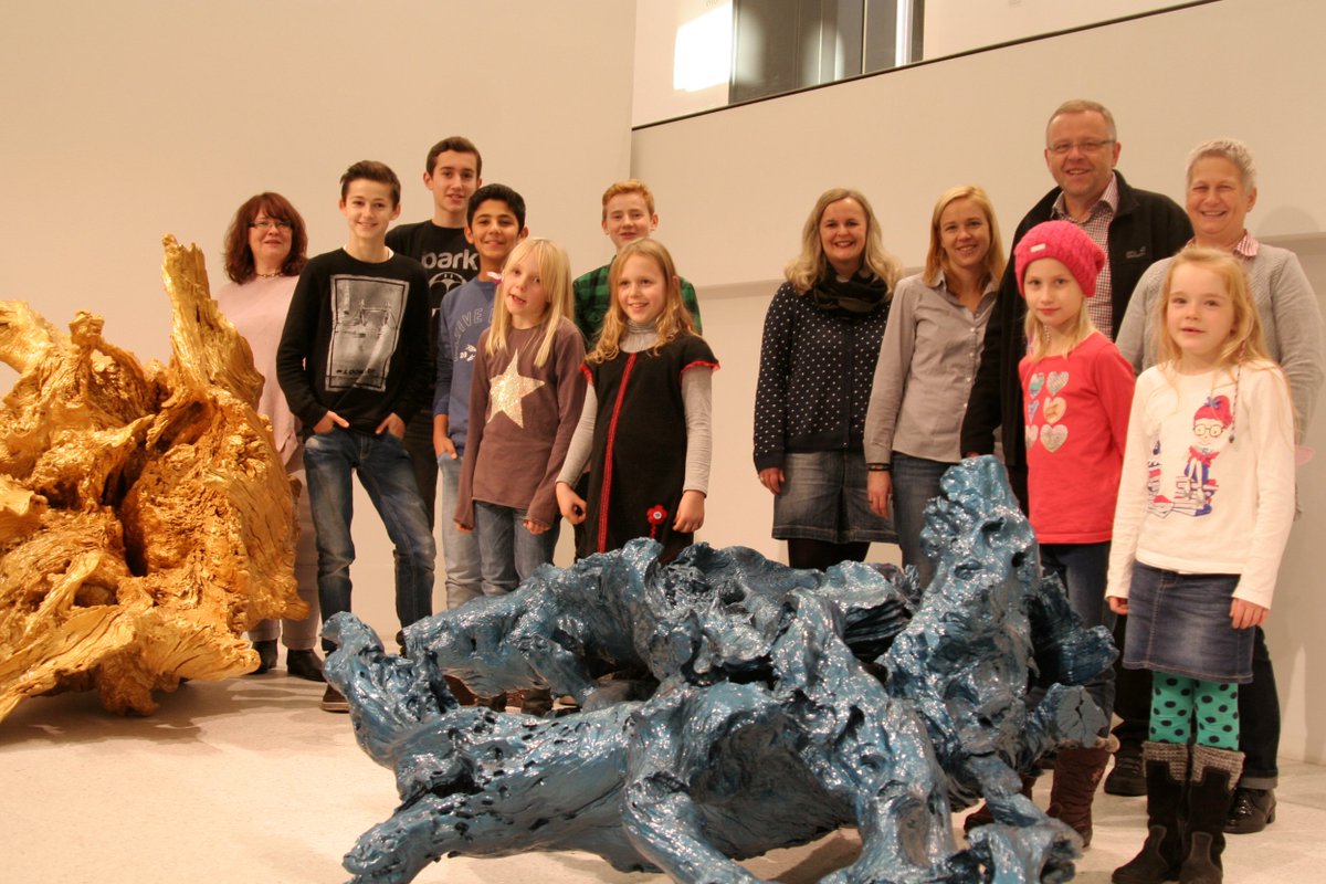 #Grimmwelt #Kassel sagt #Danke - Führung für die Kids, die sich zur Eröffnung vor die großen Kameras trauten! (mic) https://t.co/QOsfKa0JaY