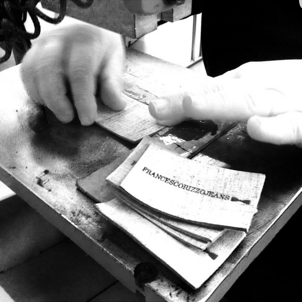 FirstFashionOne's tweet image. #jeans #men #woman #jewelry #fashiondesigner #designer #vogue #london #america #gq #elle #glamour #fashion #love