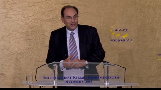 CNRIFrance's tweet photo. .@VidalQuadras: l'intégrisme du régime #Iran &amp; la répression des #Syriens par Assad a mené à Daech #AttacksParis https://t.co/tMgLzY15Hm