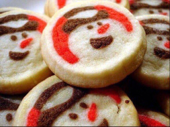 ChiIIVlbes's tweet photo. These cookies are literally everything ☃🎄🎁 https://t.co/CJ9B1oDBl0