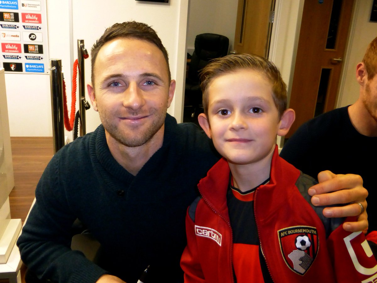 garyeatonafcb's tweet photo. @afcbournemouth @MarcPugh7 Great Evening! Junior Cherries Christmas party & carol service #ProperCommunityClub https://t.co/SY4KrwbvCQ