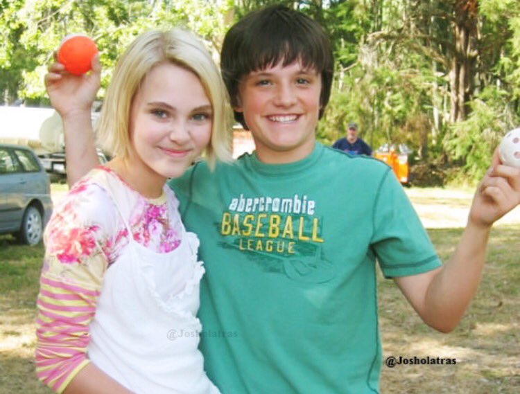 Happy birthday AnnaSophia Robb! 