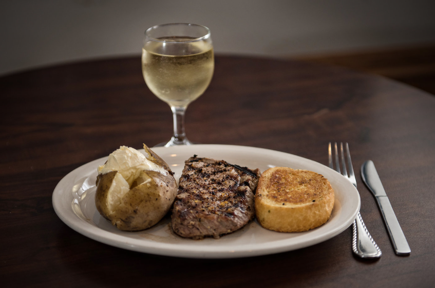 LamplighterOC's tweet photo. Don't feel like cooking tonight? Let us handle that for you at the Lamplighter! #Dinner #Olivet #OC #Yummy https://t.co/hJMsNUN9ow