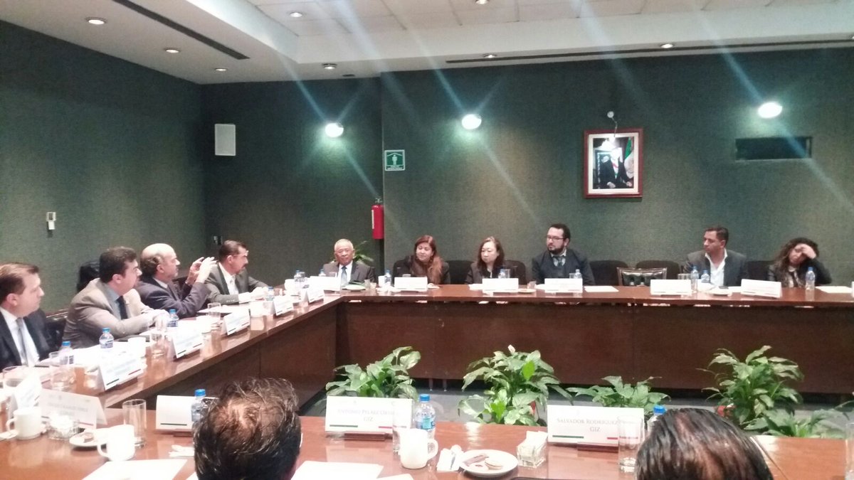 RosVadillo's tweet photo. Concluye 5aReun #EdificiacionSustentable @SENER_mx @LeoBeltranR @screuheras @odebconuee #LeanHouse #GPGreenSolution https://t.co/88egt2p72P