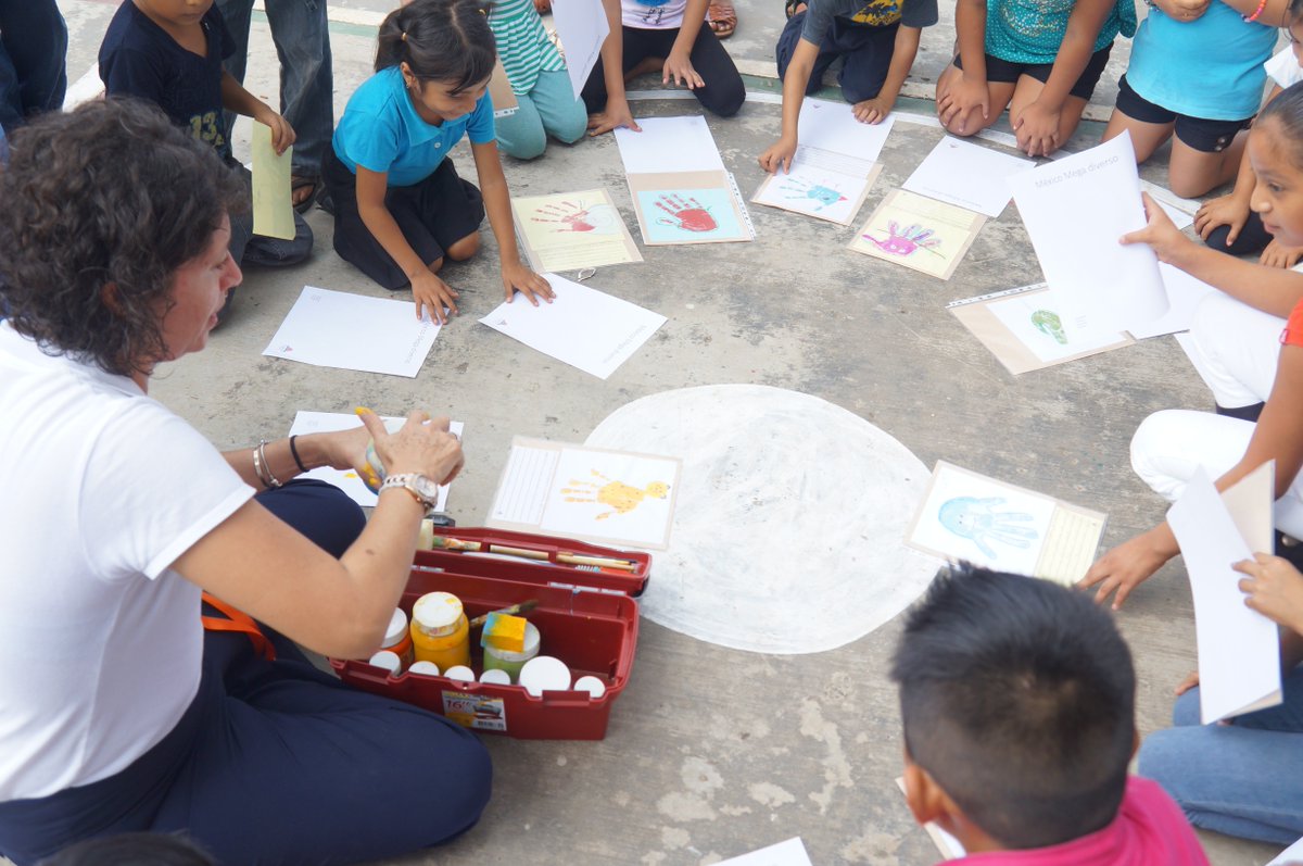 fundaciontulum's tweet photo. @Conabio @Salasdelectura les encantaron los libros,aprovechamos p/ hacer dibujos de fauna local :) @CulturaSolidari https://t.co/mq7BjPuuNO