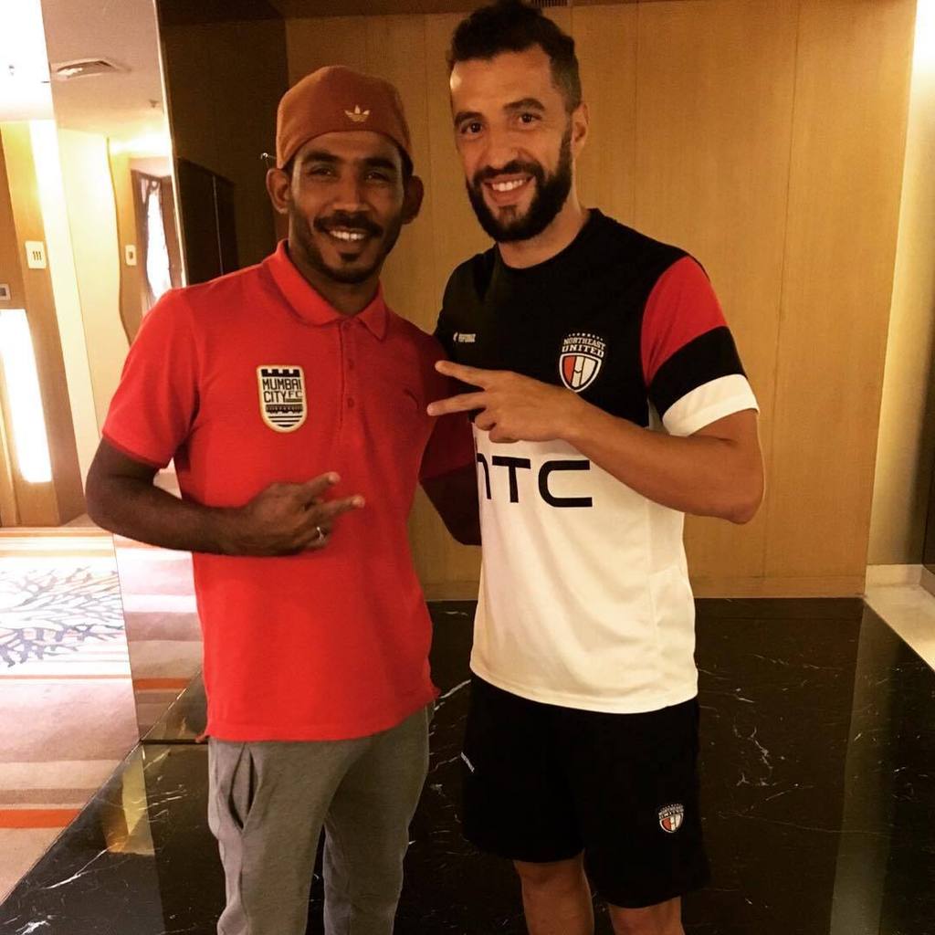 FabHacks's tweet photo. gabooney10 : https://t.co/MZslF1HwAJ Pleasure to meet you! Top player and an even better person. 👊👌🔝#Simão #TopPla… https://t.co/RKqQrHXfrH
