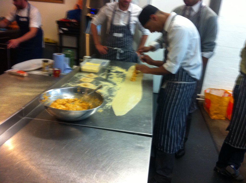 Futureversity's tweet image. An afternoon well spent at @JamiesFifteen w/ @salesforce volunteers. Time to chow down! #Voltforce #yum