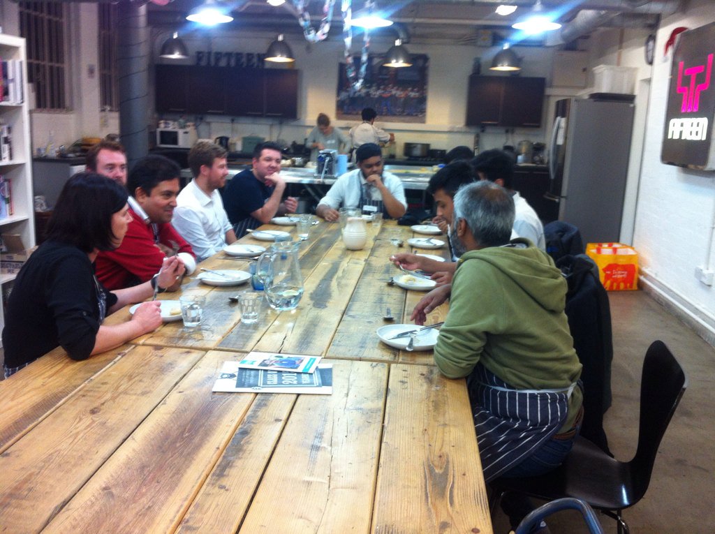Futureversity's tweet image. An afternoon well spent at @JamiesFifteen w/ @salesforce volunteers. Time to chow down! #Voltforce #yum