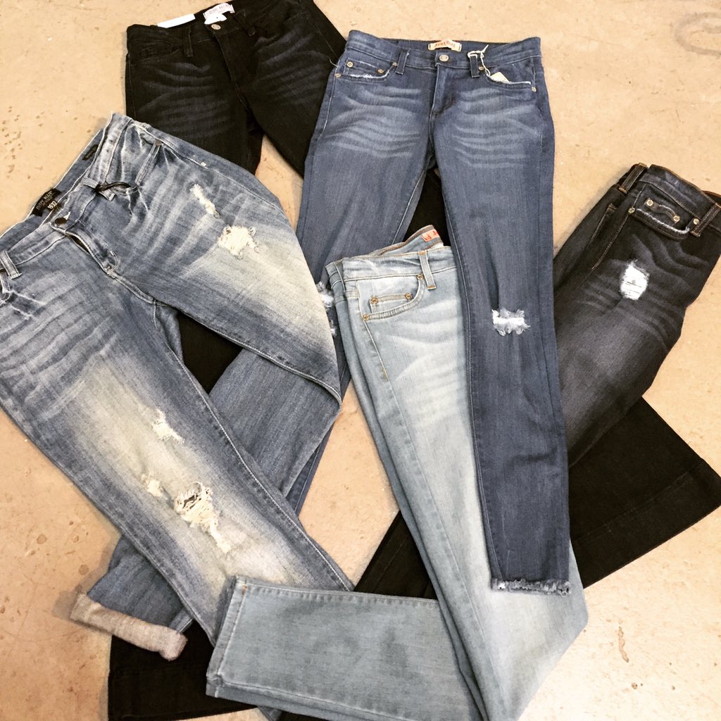 #denimfordays don't miss out jeans online/instore 35%off stop by the store till 9pm or shop online till midnight.